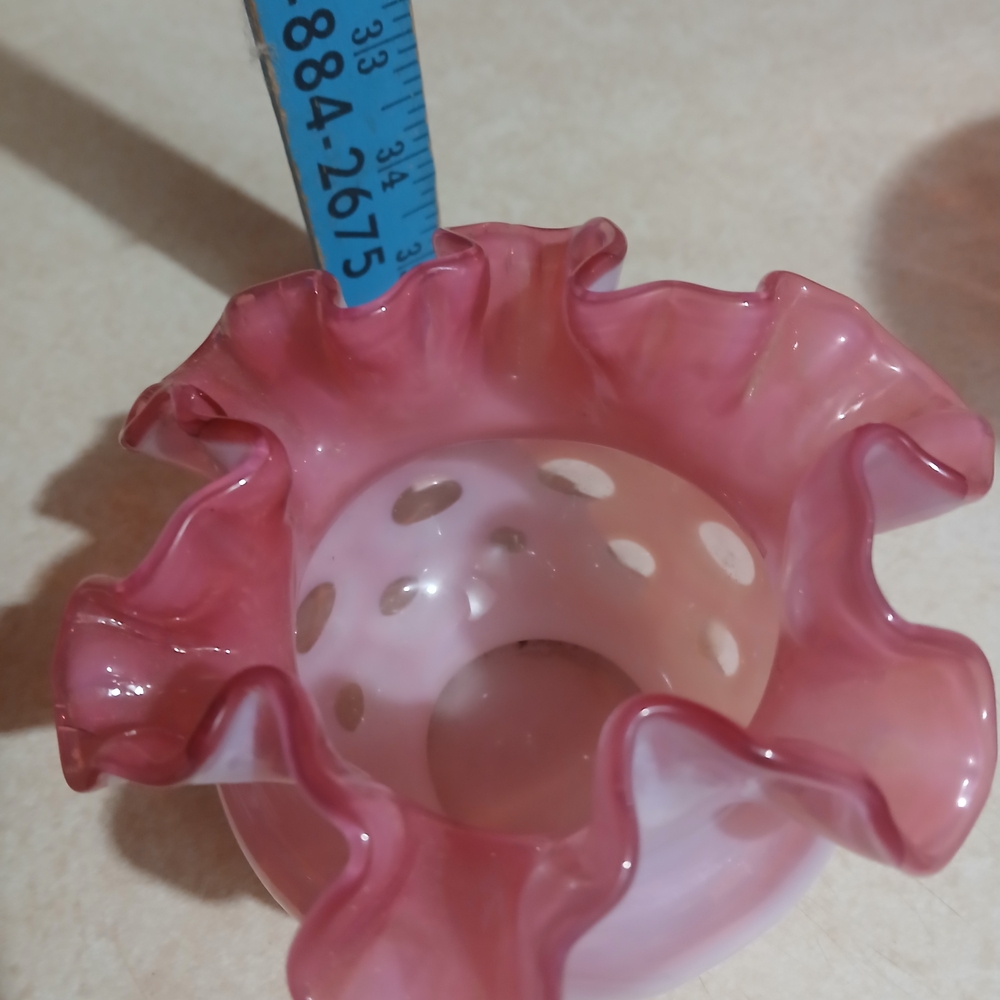 Charming Pink Ruffled Glass Vase - Picture 3 of 3